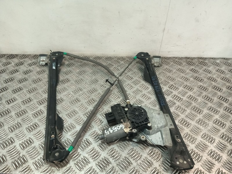 Recambio de elevalunas delantero izquierdo para ford focus i sedán (dfw) 1.8 tdci referencia OEM IAM XS4123201  