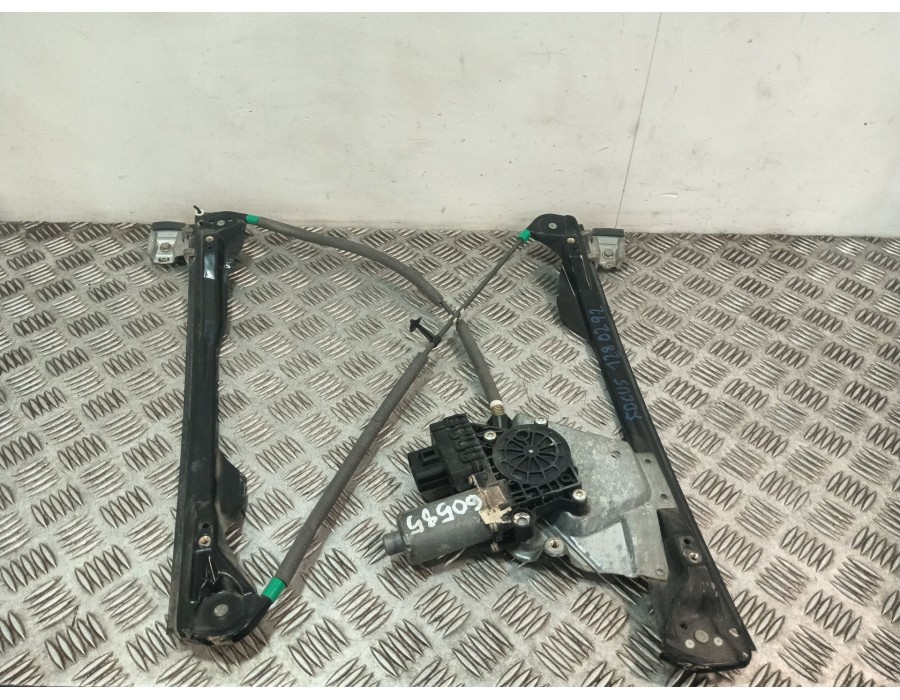 Recambio de elevalunas delantero izquierdo para ford focus i sedán (dfw) 1.8 tdci referencia OEM IAM XS4123201  