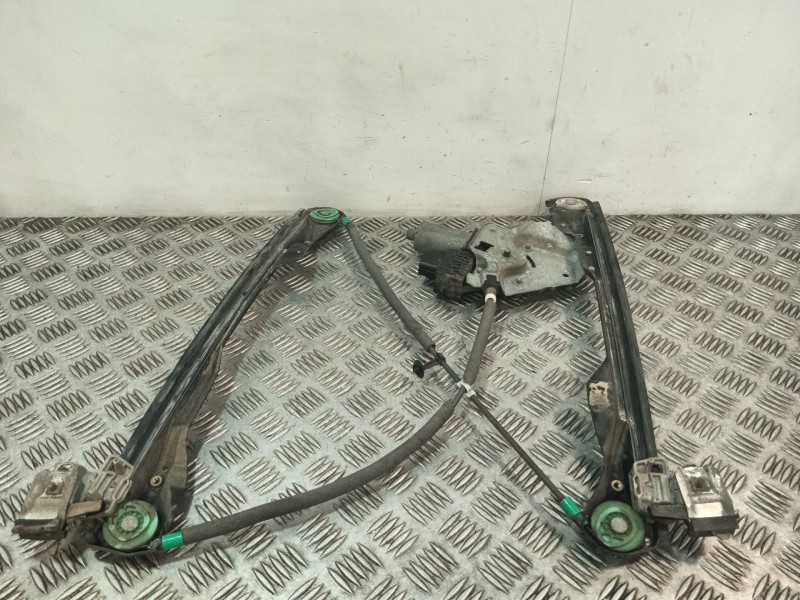 Recambio de elevalunas delantero izquierdo para ford focus i sedán (dfw) 1.8 tdci referencia OEM IAM XS4123201  