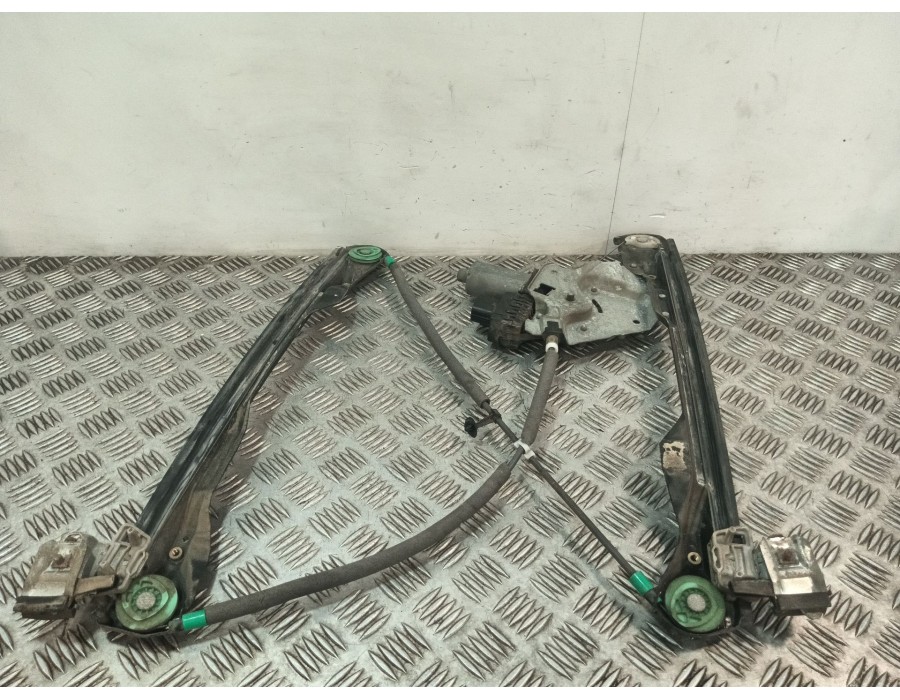 Recambio de elevalunas delantero izquierdo para ford focus i sedán (dfw) 1.8 tdci referencia OEM IAM XS4123201  