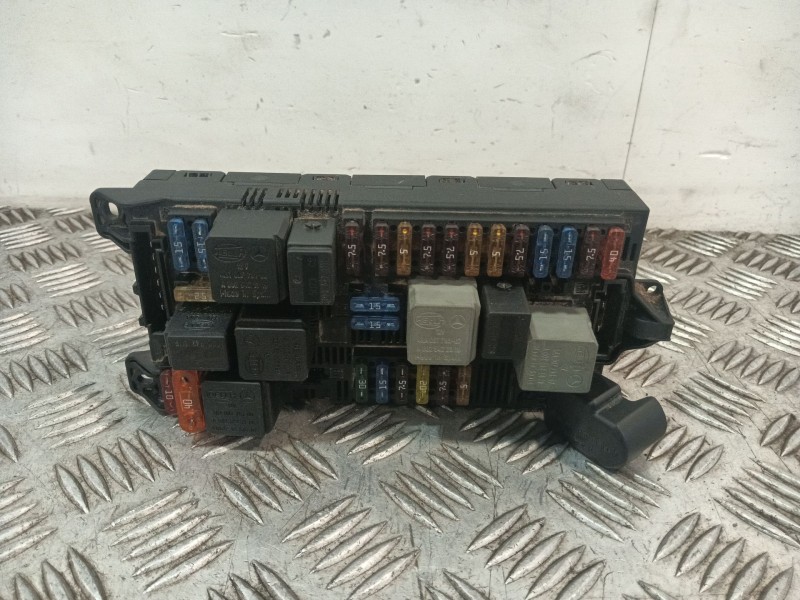 Recambio de caja fusibles para mercedes-benz clase e (w211) berlina 3.2 cdi cat referencia OEM IAM 2115453801  