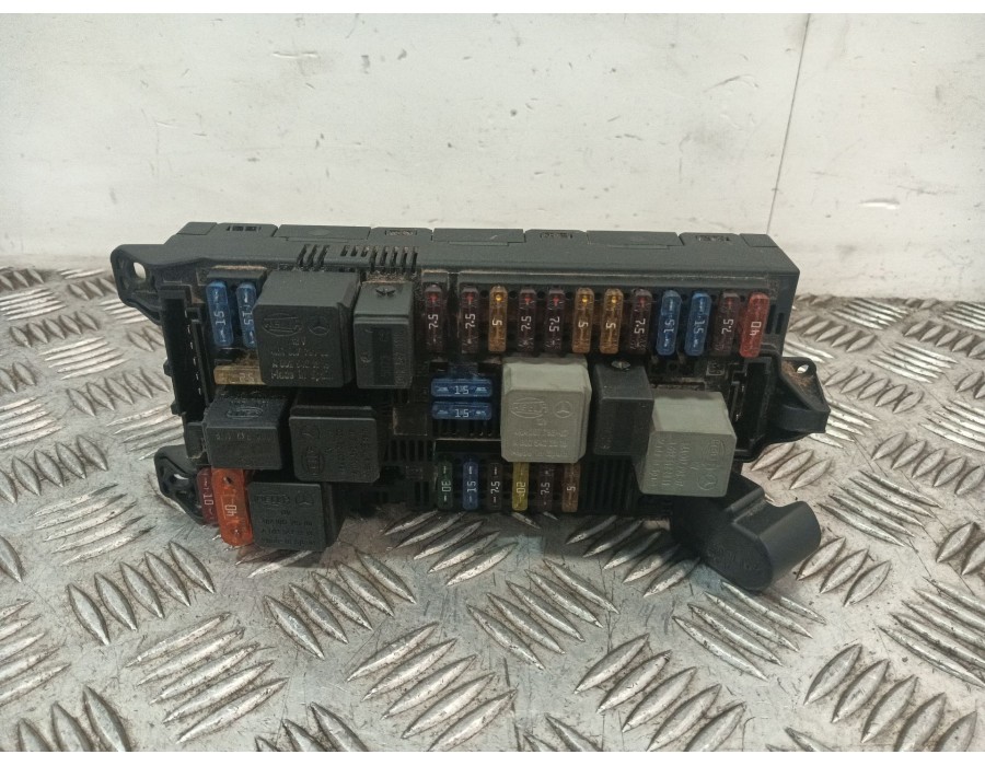 Recambio de caja fusibles para mercedes-benz clase e (w211) berlina 3.2 cdi cat referencia OEM IAM 2115453801  