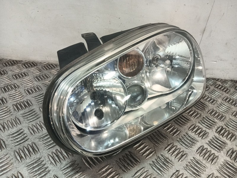 Recambio de faro izquierdo para volkswagen golf iv variant (1j5) 1.9 tdi referencia OEM IAM 1J1941015  