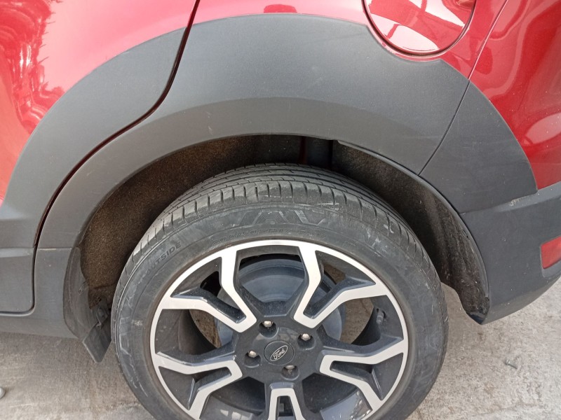 Recambio de paso de rueda trasero izquierdo para ford ecosport 1.0 ecoboost referencia OEM IAM 2201704  