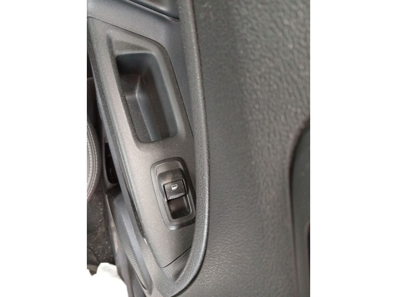 Recambio de mando elevalunas trasero izquierdo para ford ecosport 1.0 ecoboost referencia OEM IAM 2092818  