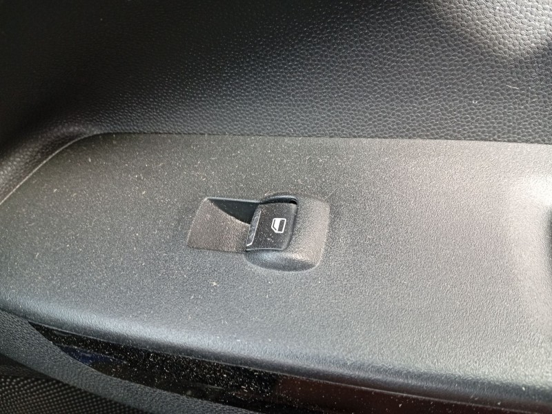 Recambio de mando elevalunas delantero derecho para ford ecosport 1.0 ecoboost referencia OEM IAM 1946782  
