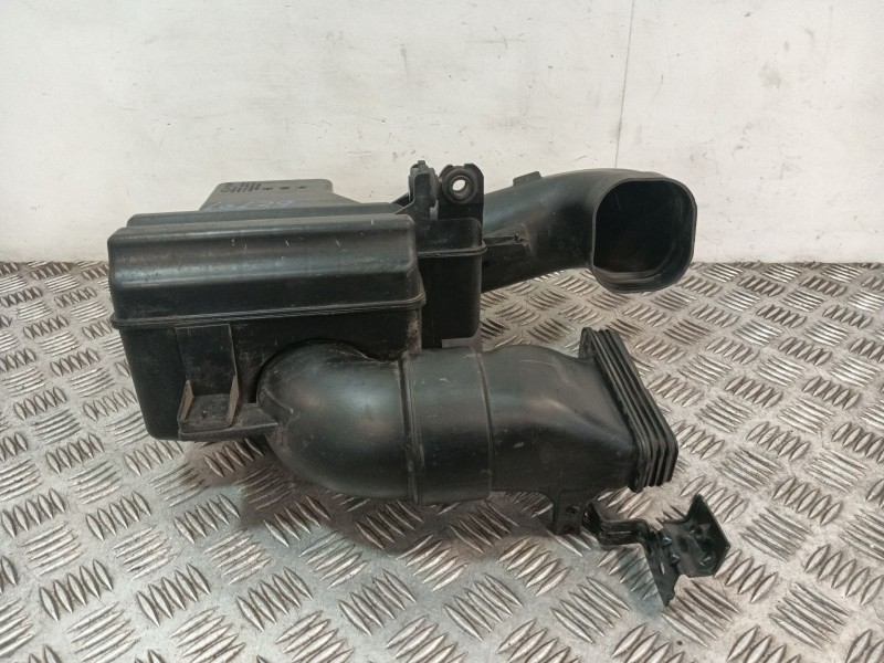 Recambio de carcasa filtro aire para kia carens iv 1.7 crdi referencia OEM IAM 28220A4200 28220A4000 