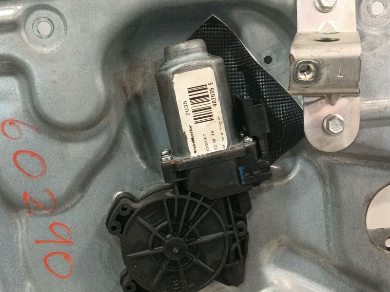 Recambio de elevalunas delantero izquierdo para nissan qashqai i (j10, nj10) 2.0 referencia OEM IAM 80771JD000  