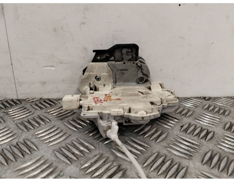 Recambio de cerradura puerta delantera derecha para seat altea xl (5p5, 5p8) 1.6 tdi referencia OEM IAM A046879  