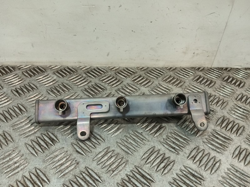 Recambio de rampa inyectora para dacia sandero ii 1.0 tce 90 gpf referencia OEM IAM 175204021R  