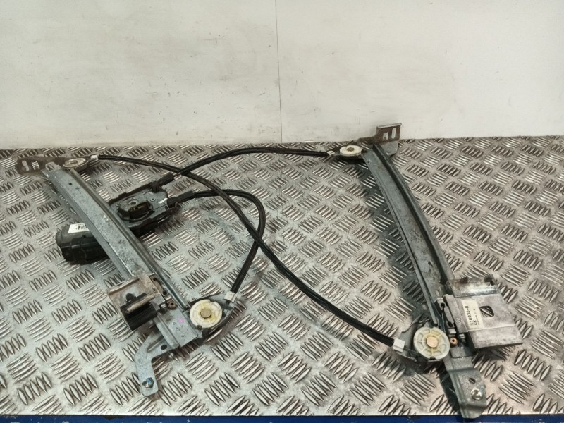 Recambio de elevalunas delantero derecho para renault megane ii coupe/cabrio 1.9 dci diesel referencia OEM IAM 400875E  