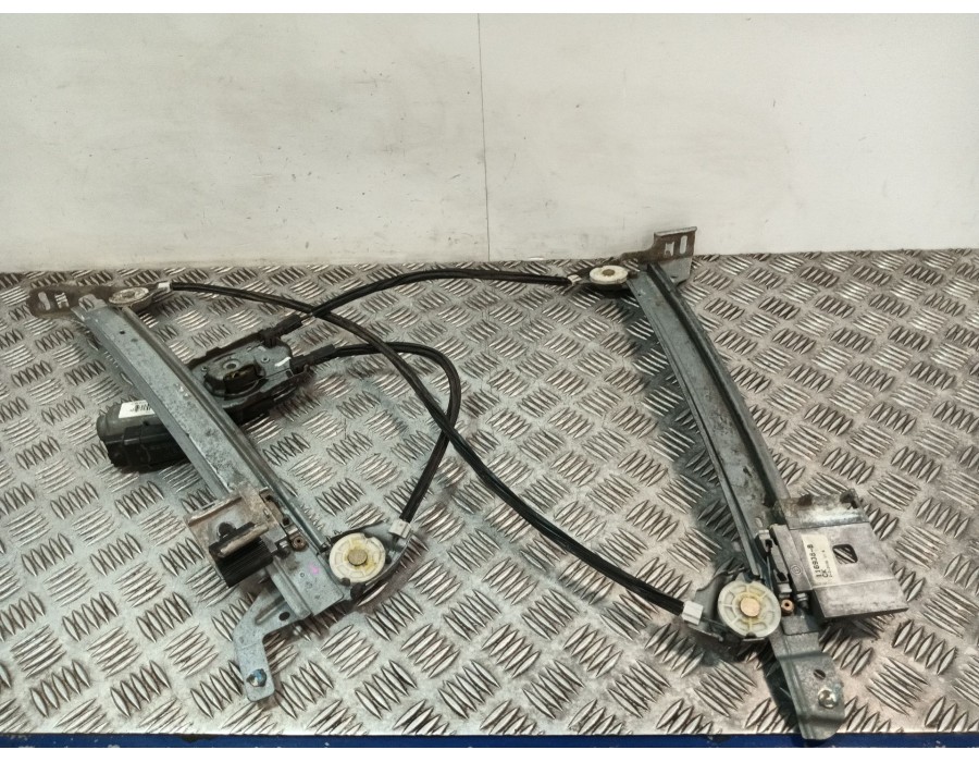Recambio de elevalunas delantero derecho para renault megane ii coupe/cabrio 1.9 dci diesel referencia OEM IAM 400875E  