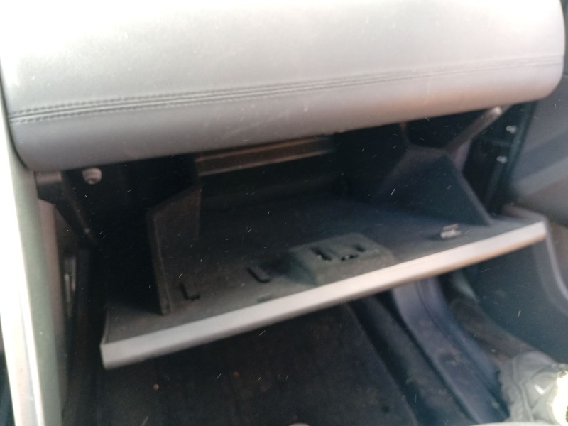 Recambio de guantera para land rover discovery sport (l550) 2.0 d 4x4 referencia OEM IAM LR060638  