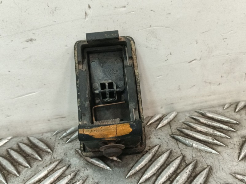 Recambio de pulsador para suzuki swift gti referencia OEM IAM   