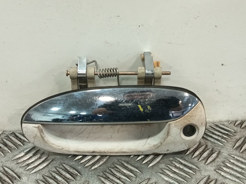 Recambio de maneta exterior delantera izquierda para kia carens 2.0 turbodiesel cat referencia OEM IAM K2N159410  
