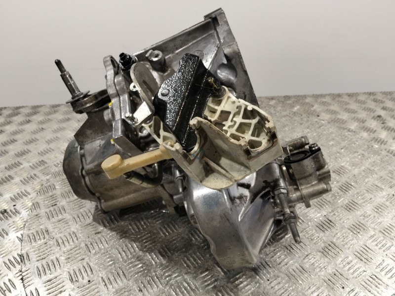 Recambio de caja cambios para citroën c4 i (lc_) 1.6 hdi referencia OEM IAM 20DM75  