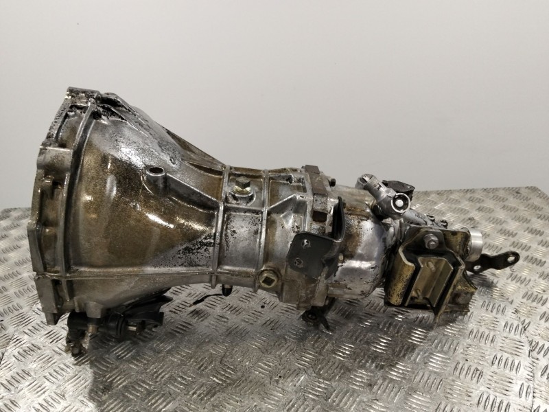 Recambio de caja cambios para nissan trade furgoneta 2.0 d referencia OEM IAM   