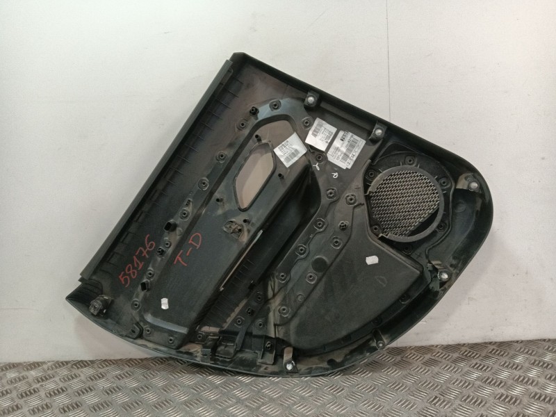 Recambio de guarnecido puerta trasera derecha para dacia duster ii referencia OEM IAM 829A08379R 829103909R 