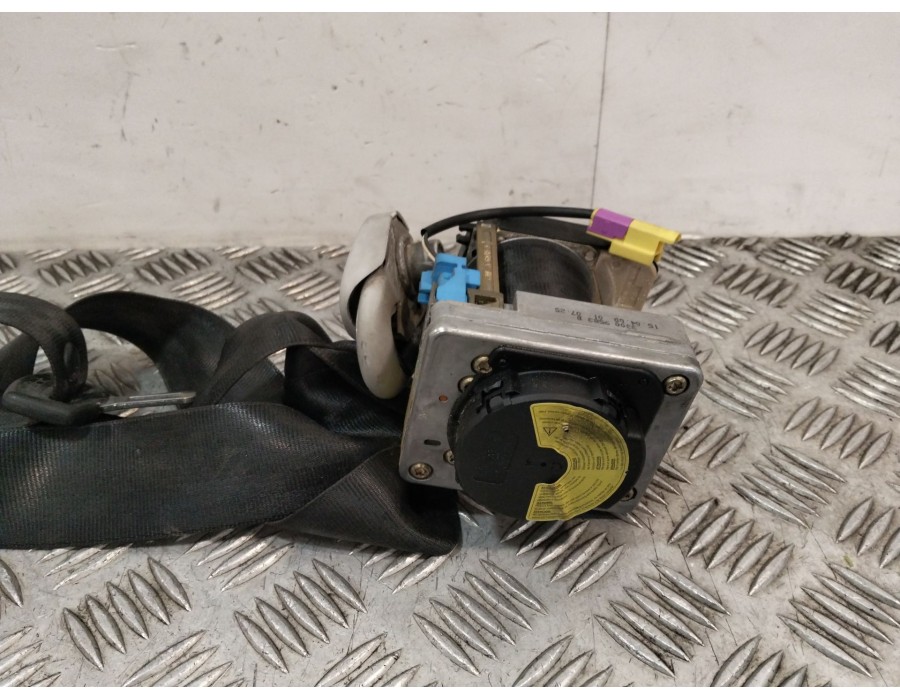 Recambio de cinturon seguridad delantero derecho para volkswagen new beetle (9c1/1c1) 1.9 tdi referencia OEM IAM 33009583B  