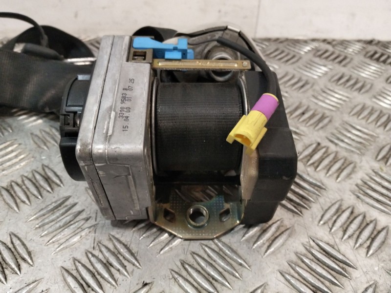 Recambio de cinturon seguridad delantero derecho para volkswagen new beetle (9c1/1c1) 1.9 tdi referencia OEM IAM 33009583B  
