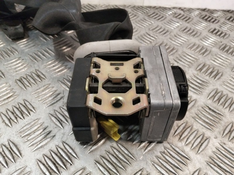 Recambio de cinturon seguridad delantero derecho para volkswagen new beetle (9c1/1c1) 1.9 tdi referencia OEM IAM 33009583B  