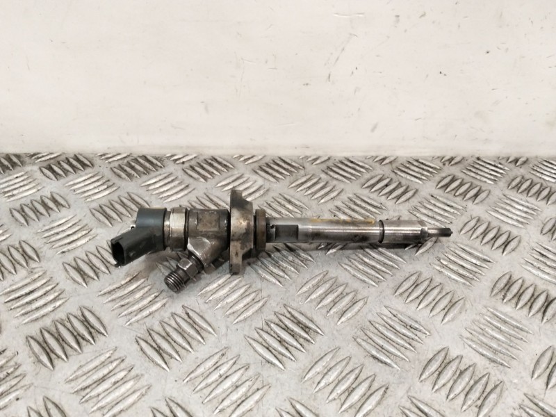 Recambio de inyector para ford focus c-max (dm2) 1.6 tdci referencia OEM IAM 0445110239  