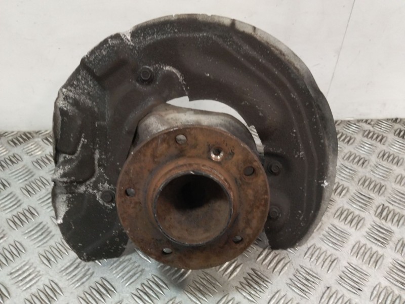 Recambio de mangueta delantera izquierda para bmw serie 3 cabrio (e93) 3.0 turbodiesel cat referencia OEM IAM 676444303  