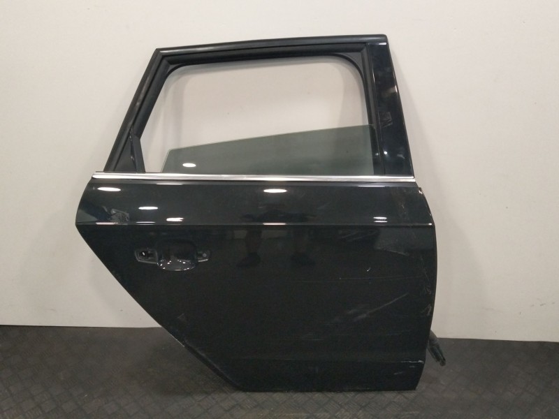 Recambio de puerta trasera derecha para audi a3 sportback (8va, 8vf) 2.0 tdi referencia OEM IAM 8V4833052E  