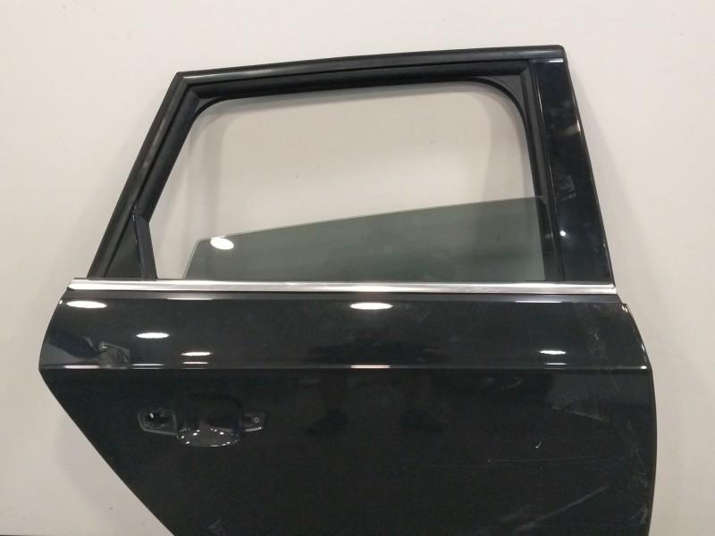 Recambio de puerta trasera derecha para audi a3 sportback (8va, 8vf) 2.0 tdi referencia OEM IAM 8V4833052E  
