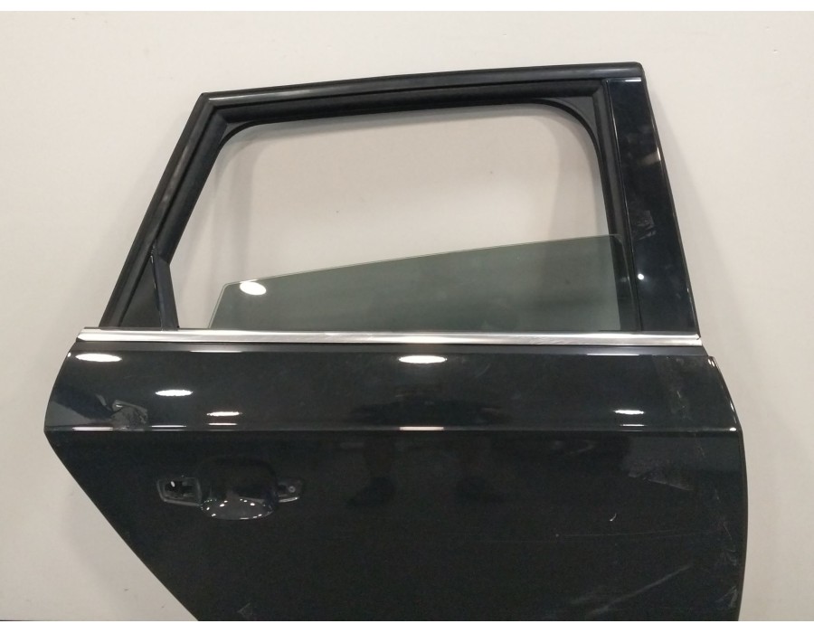 Recambio de puerta trasera derecha para audi a3 sportback (8va, 8vf) 2.0 tdi referencia OEM IAM 8V4833052E  