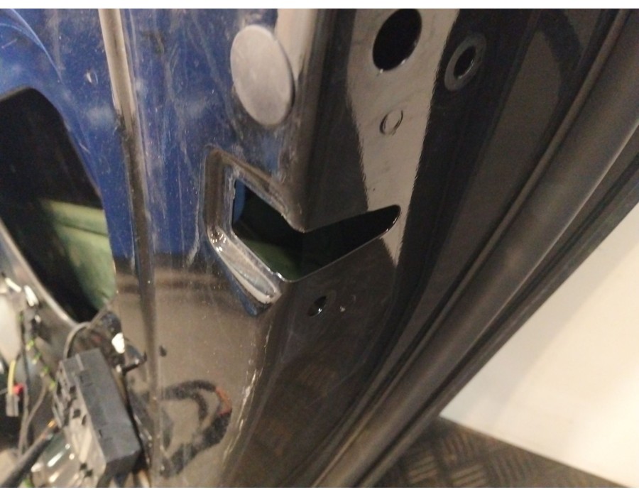 Recambio de puerta trasera derecha para audi a3 sportback (8va, 8vf) 2.0 tdi referencia OEM IAM 8V4833052E  