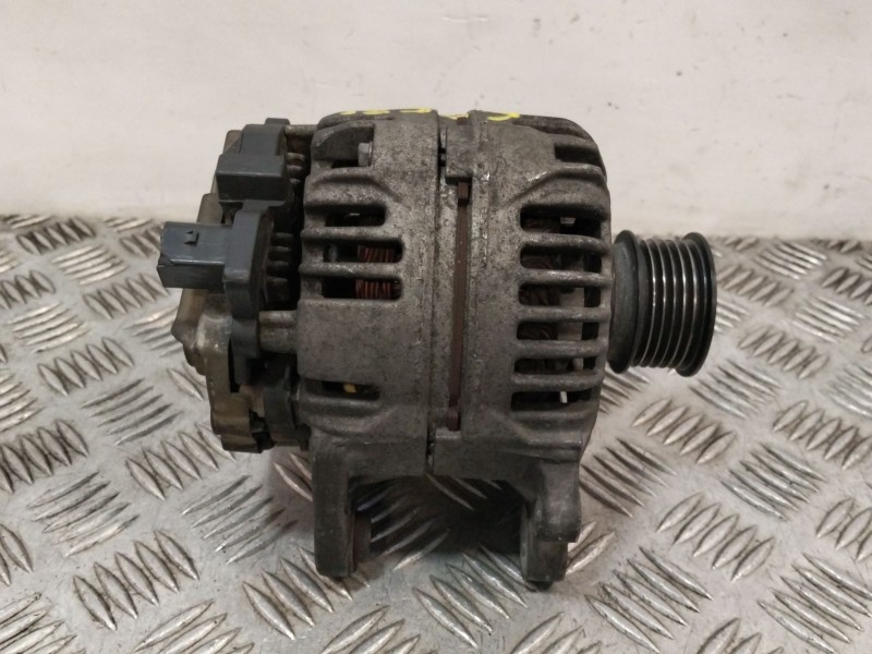 Recambio de alternador para volkswagen polo iv (9n_, 9a_) 1.4 16v referencia OEM IAM 037903025M 0124325013 