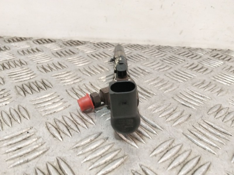Recambio de inyector para seat leon (1p1) 1.6 tdi referencia OEM IAM 03L130277B  