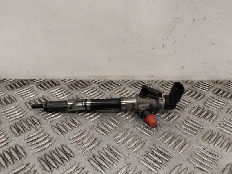 Recambio de inyector para seat leon (1p1) 1.6 tdi referencia OEM IAM 03L130277S  