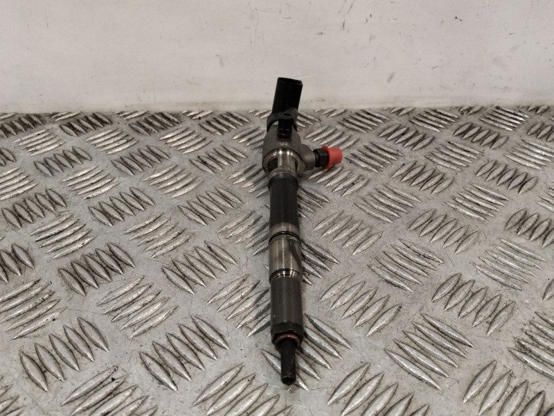Recambio de inyector para seat leon (1p1) 1.6 tdi referencia OEM IAM 03L130277S  