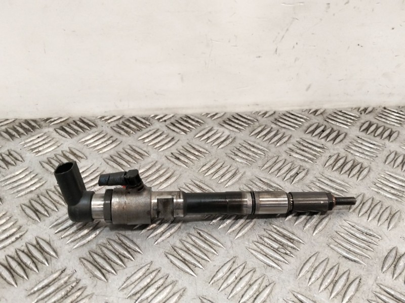 Recambio de inyector para seat leon (1p1) 1.6 tdi referencia OEM IAM 03L130277S  