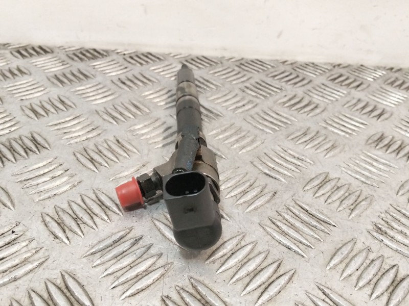 Recambio de inyector para seat leon (1p1) 1.6 tdi referencia OEM IAM 03L130277S  
