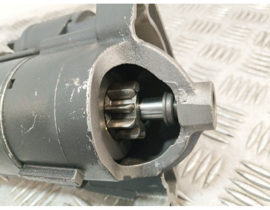 Recambio de motor arranque para renault master ii furgoneta (fd) 2.5 dci referencia OEM IAM 8200472592 0986020141 