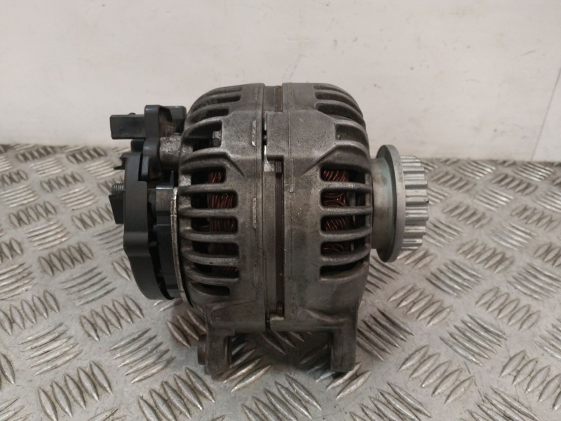 Recambio de alternador para volkswagen touareg (7la) referencia OEM IAM 070903024A 0124615031489 