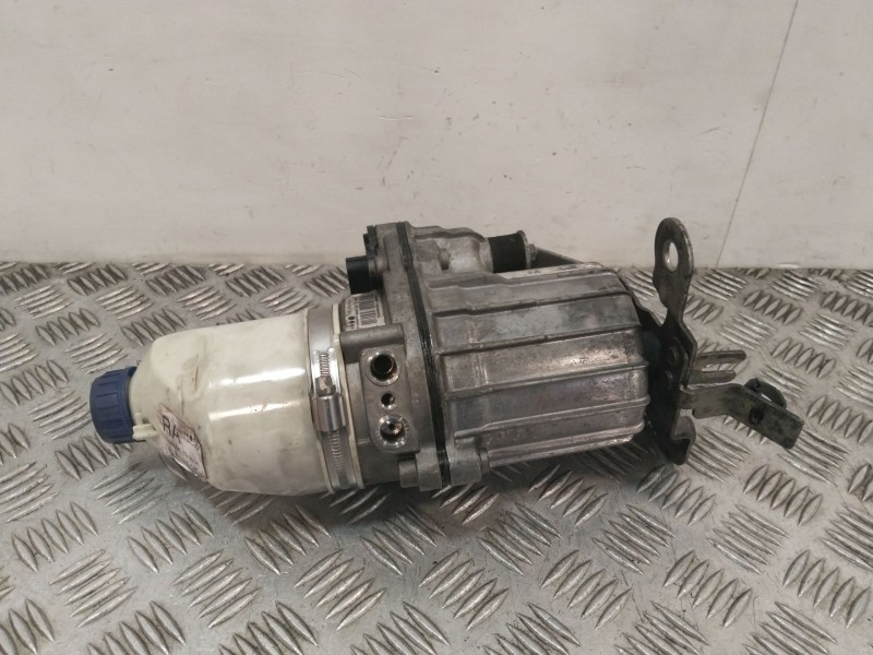 Recambio de bomba direccion para kia cee´d hatchback (ed) 1.4 referencia OEM IAM 13192897  