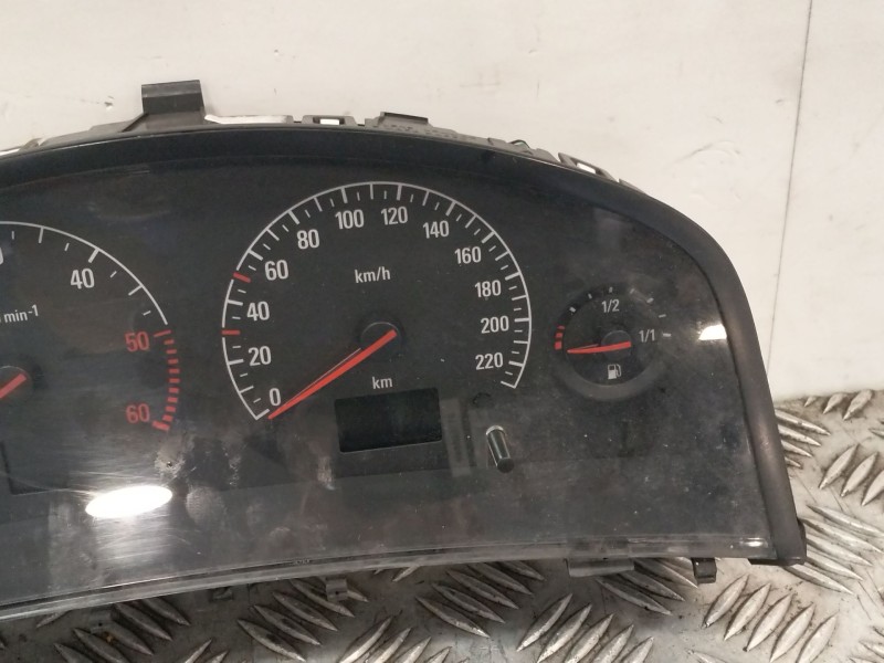 Recambio de cuadro instrumentos para opel vectra c (z02) 2.2 dti 16v (f69) referencia OEM IAM 88311337  
