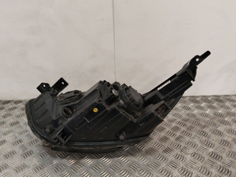 Recambio de faro derecho para kia stonic (yb) 1.0 t-gdi referencia OEM IAM 92102H8400  