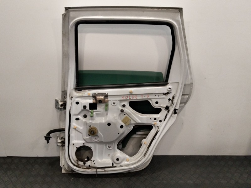 Recambio de puerta trasera derecha para dacia duster (hs_) 1.5 dci (hsaj) referencia OEM IAM 821000291R  