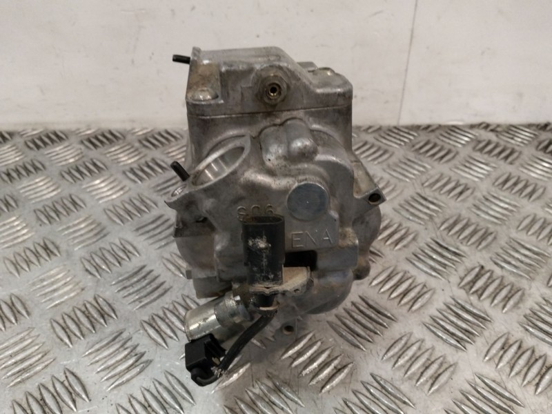 Recambio de compresor aire acondicionado para volkswagen polo iv (9n_, 9a_) 1.4 16v referencia OEM IAM 6Q0820803H  