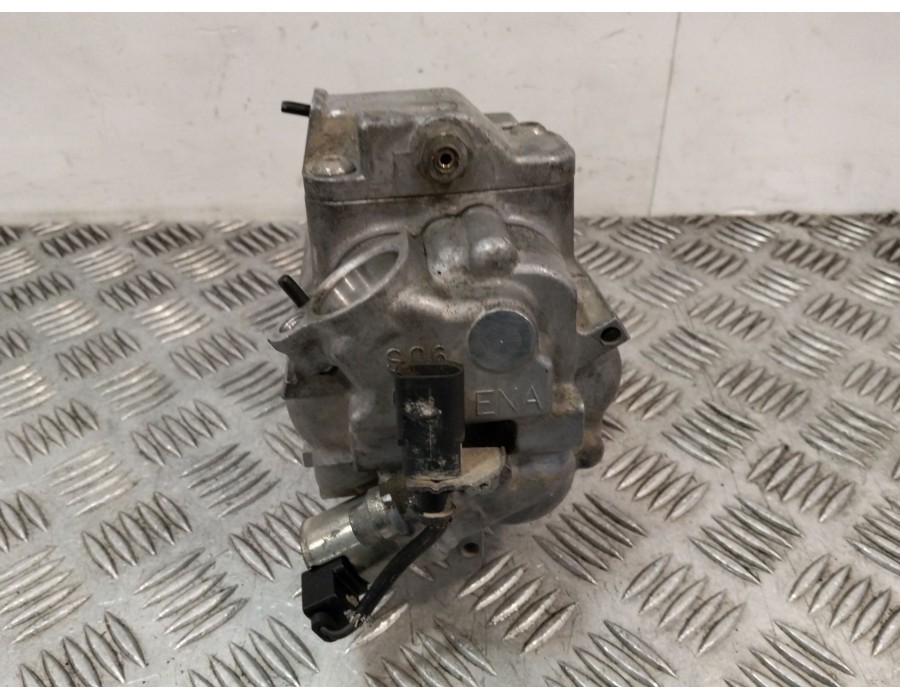 Recambio de compresor aire acondicionado para volkswagen polo iv (9n_, 9a_) 1.4 16v referencia OEM IAM 6Q0820803H  