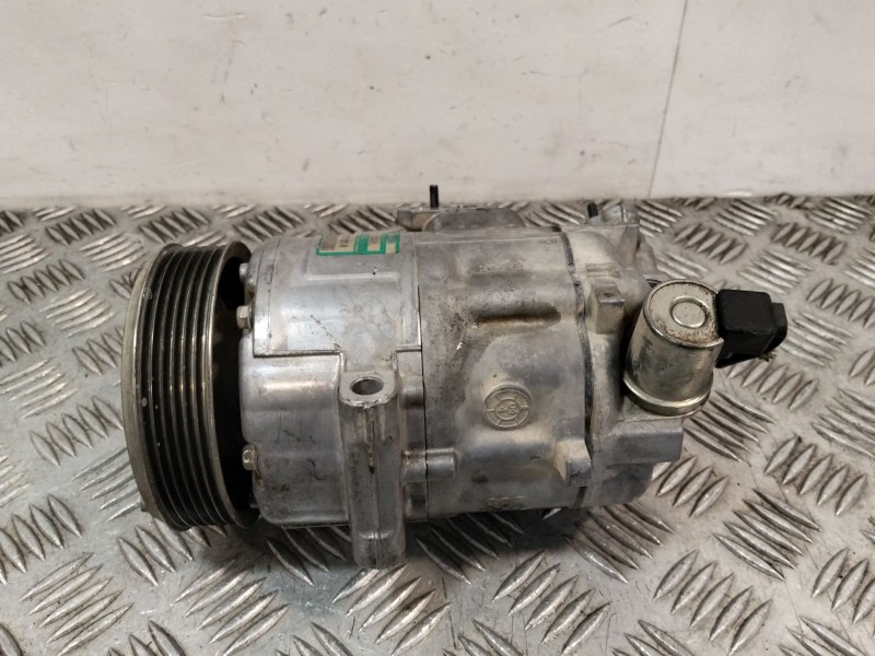 Recambio de compresor aire acondicionado para volkswagen polo iv (9n_, 9a_) 1.4 16v referencia OEM IAM 6Q0820803H  