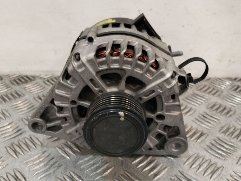Recambio de alternador para kia carens iv 1.7 crdi referencia OEM IAM 373002A850  