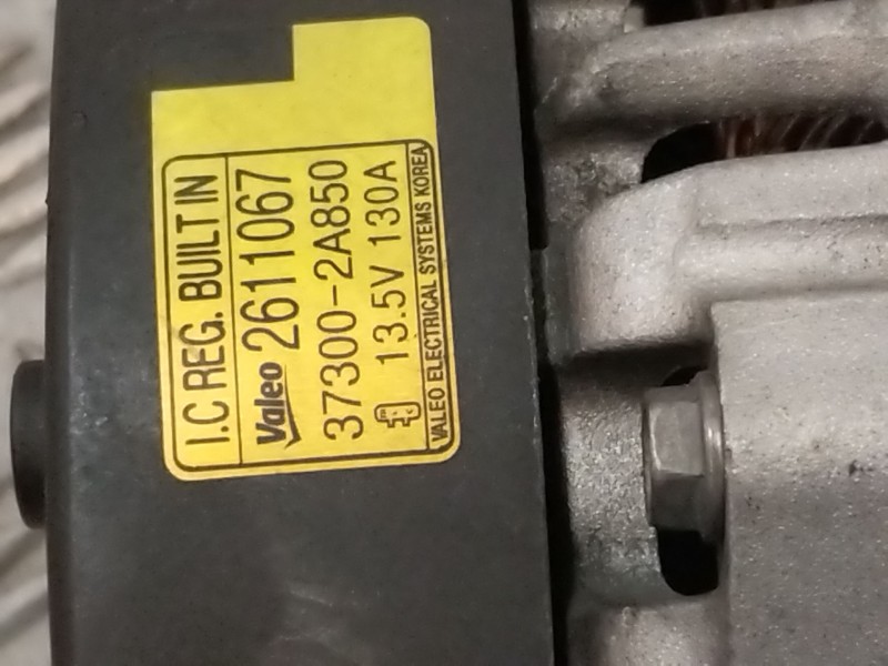 Recambio de alternador para kia carens iv 1.7 crdi referencia OEM IAM 373002A850  