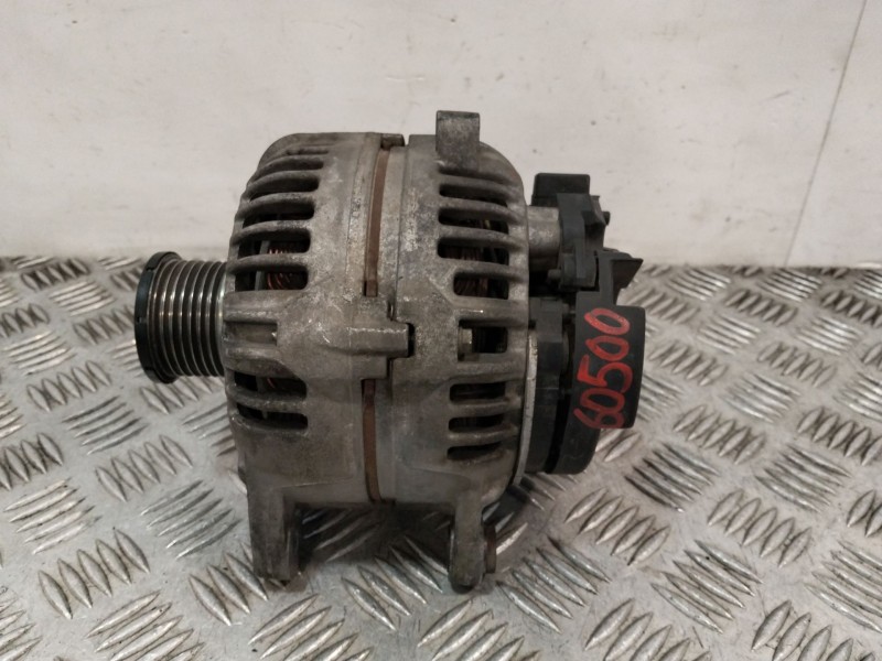 Recambio de alternador para renault master ii furgoneta (fd) 2.5 dci referencia OEM IAM 8200660022 0124525137 