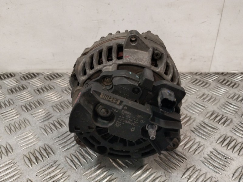 Recambio de alternador para renault master ii furgoneta (fd) 2.5 dci referencia OEM IAM 8200660022 0124525137 